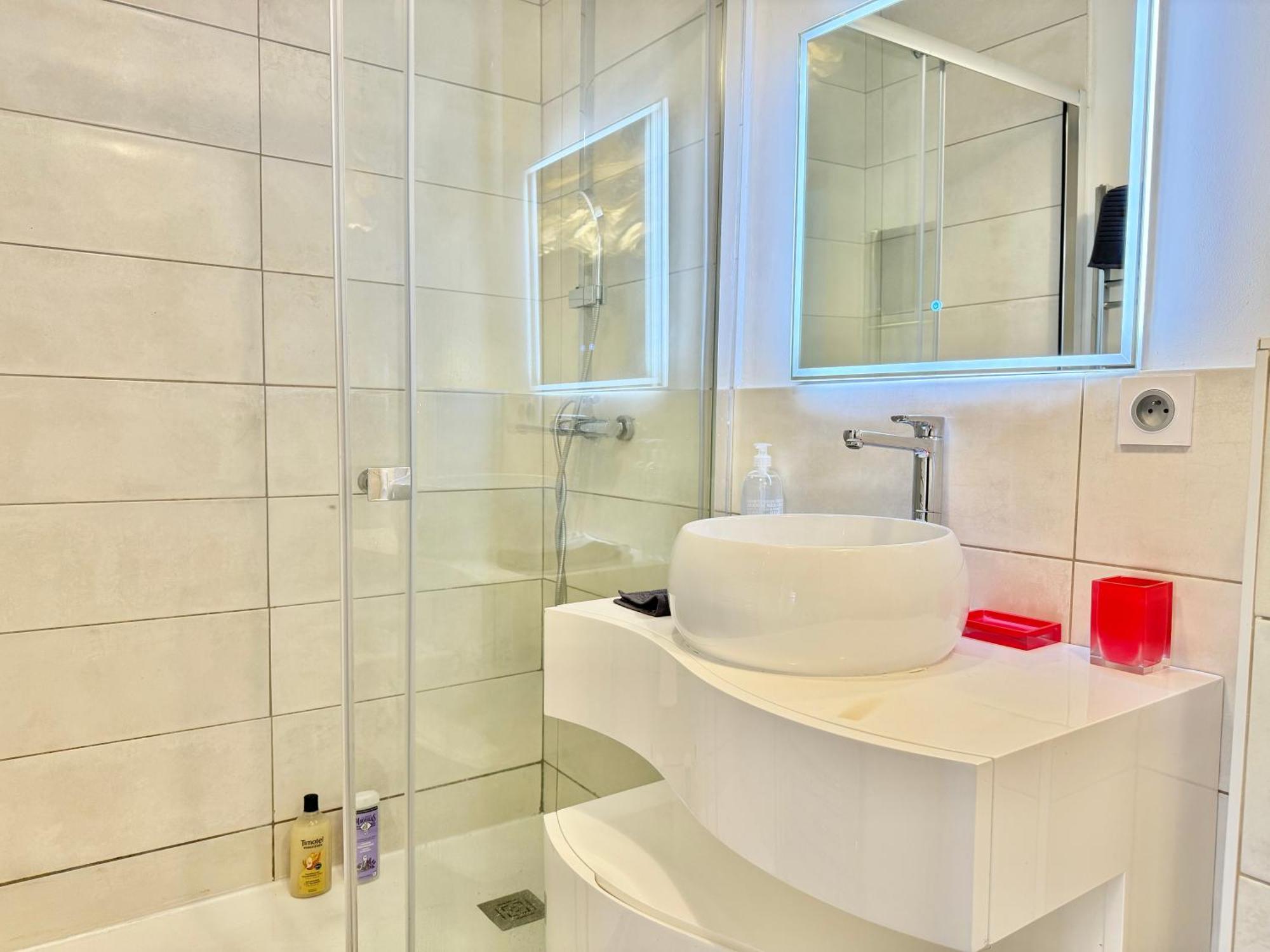 Chic, Hyper Centre Apartment